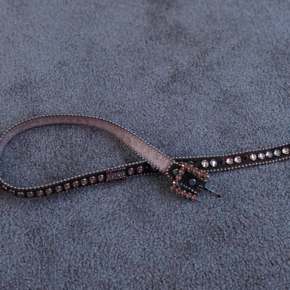 B.B.simon belt with diamonds lined along the belt.
